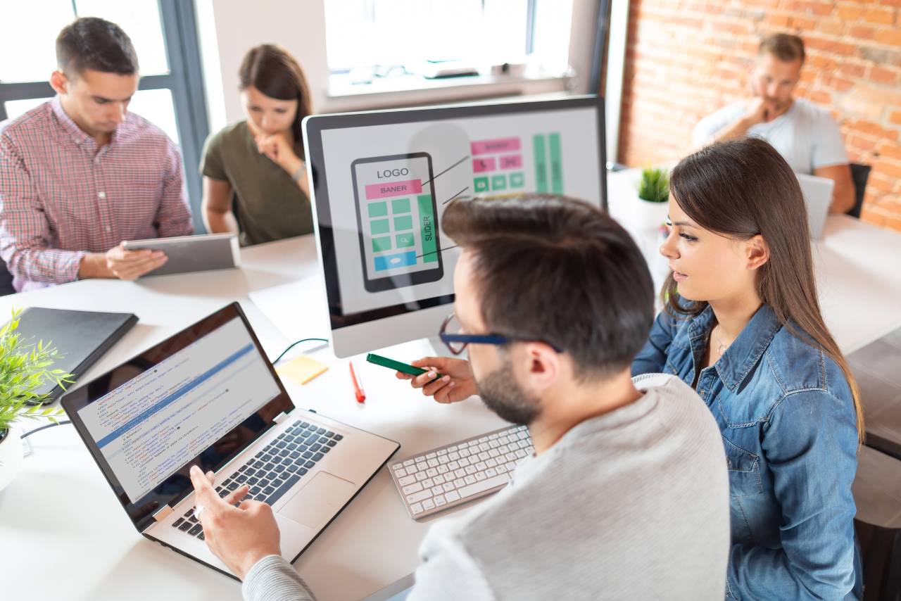 Desenvolvimento de Site, Web Design, Comunicação Águia 4